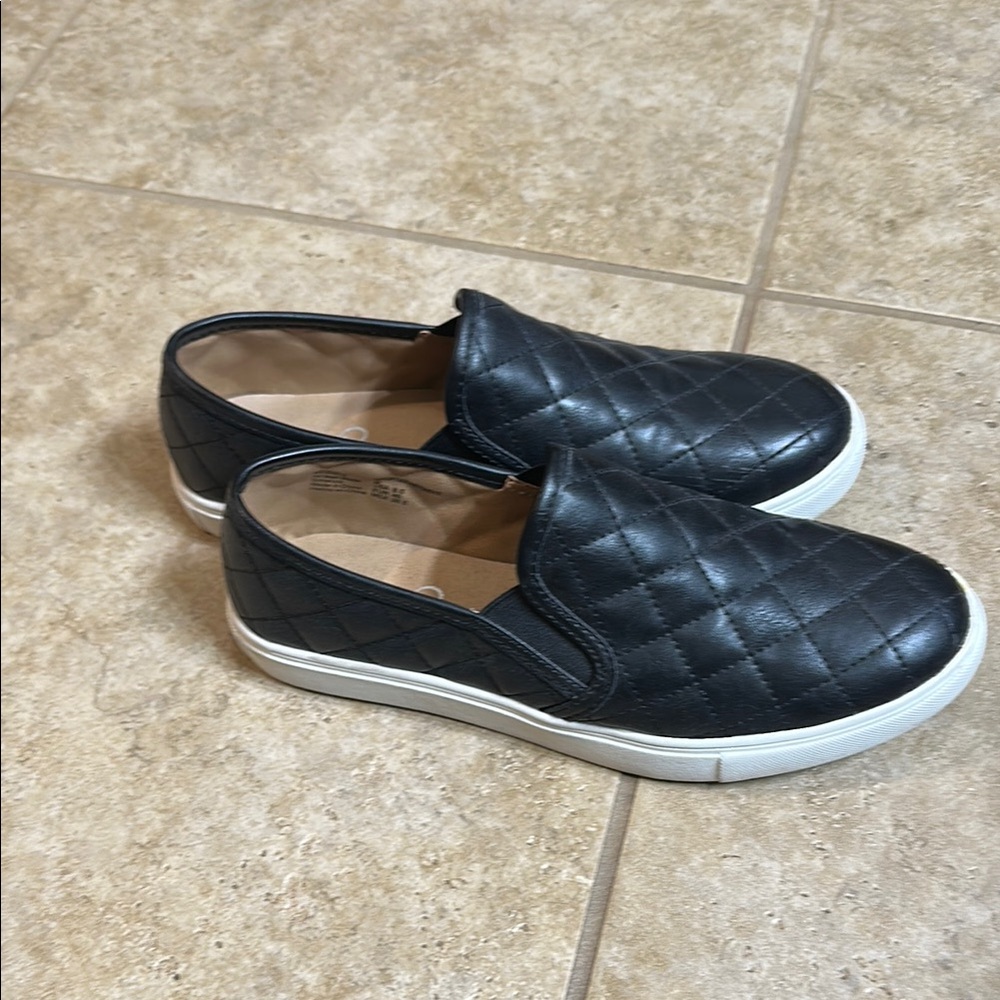 Black and White Quilted Flats